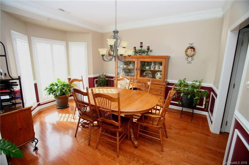2610 Lamp Post Ln, Kannapolis, NC 28081
