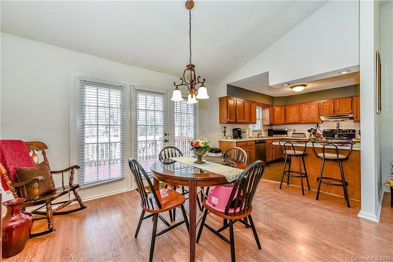 7541 Hounslow Ln, Charlotte, NC 28213
