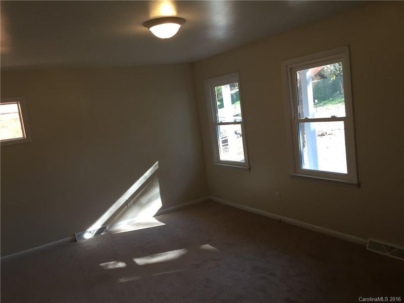 724 Edgegreen Dr, Charlotte, NC 28217