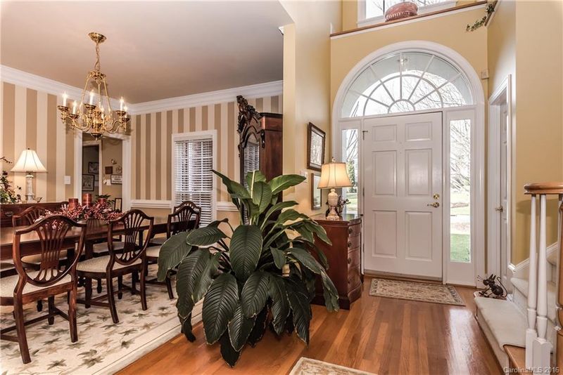 18914 Elm Row Ct, Davidson, NC 28036
