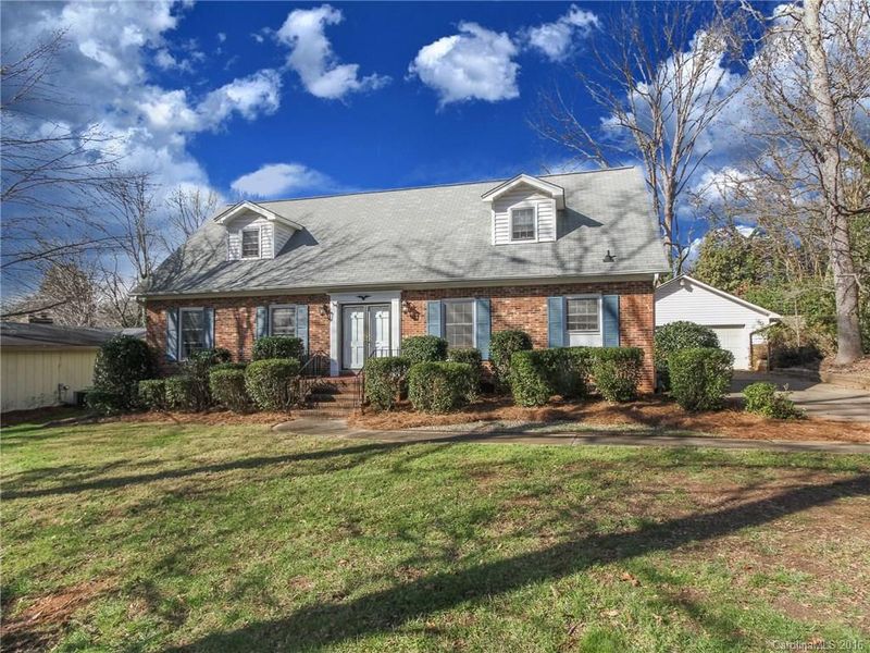 6046 Old Providence Rd, Charlotte, NC 28226