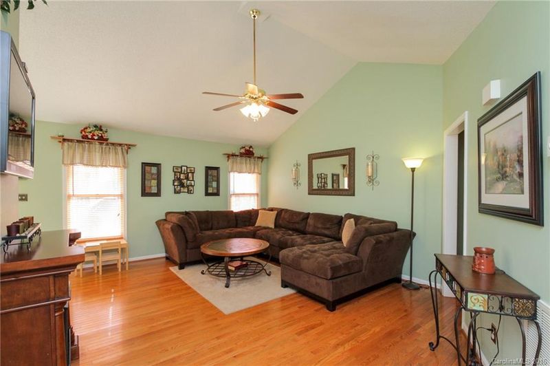 7260 Hagers Hollow Dr, Denver, NC 28037