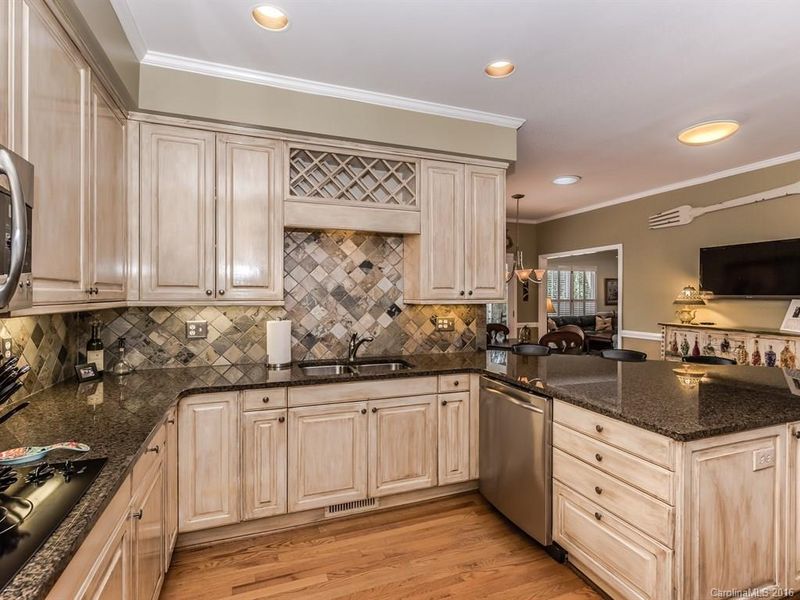 3112 Foxridge Rd, Charlotte, NC 28226