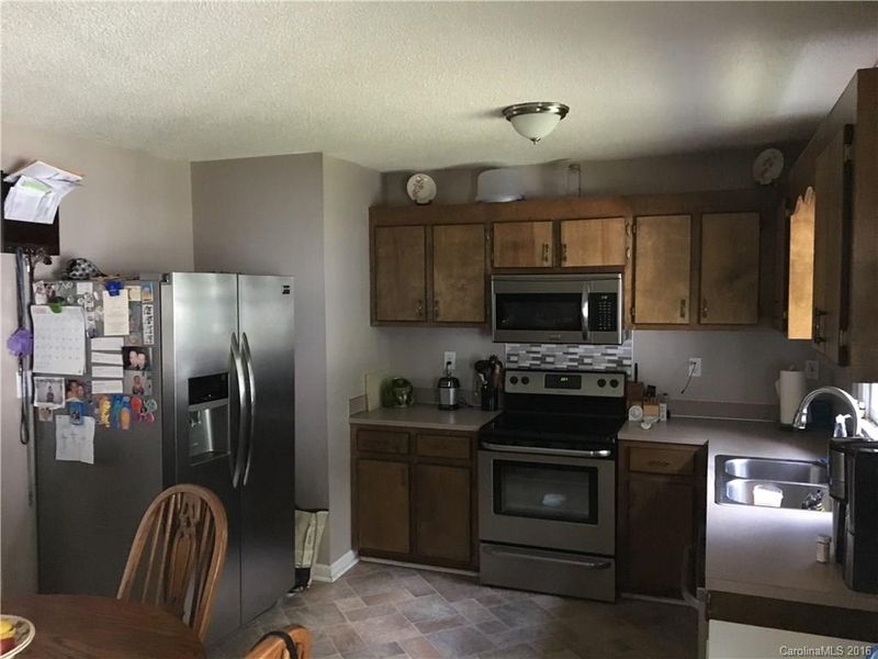 604 N Dixie St, Cherryville, NC 28021