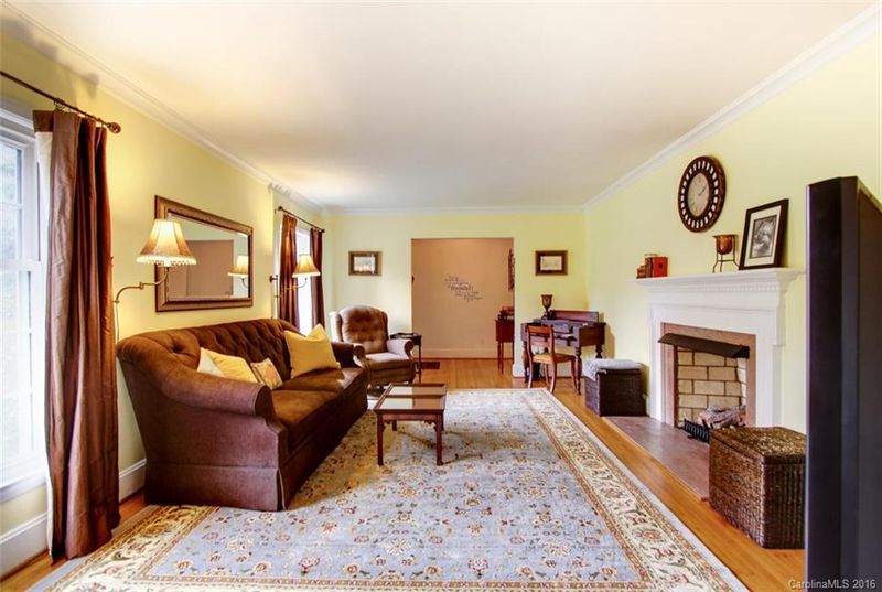 1400 Ferncliff Rd, Charlotte, NC 28211