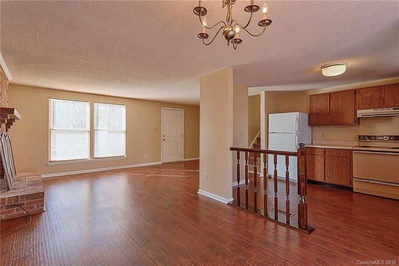1912 Winsted Ct, Charlotte, NC 28262