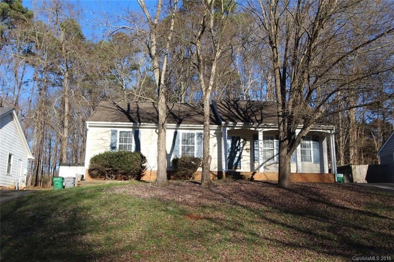 3818 Aster Dr, Charlotte, NC 28227