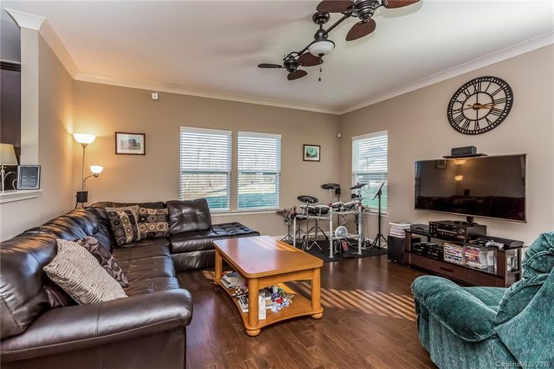 5011 Meanna Dr, Clover, SC 29710