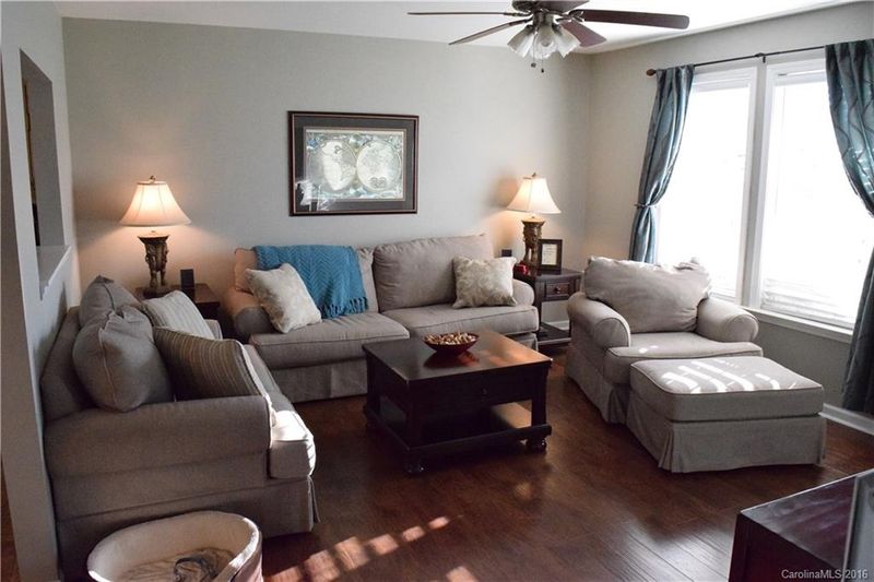 1062 Canada Dr, Dallas, NC 28034