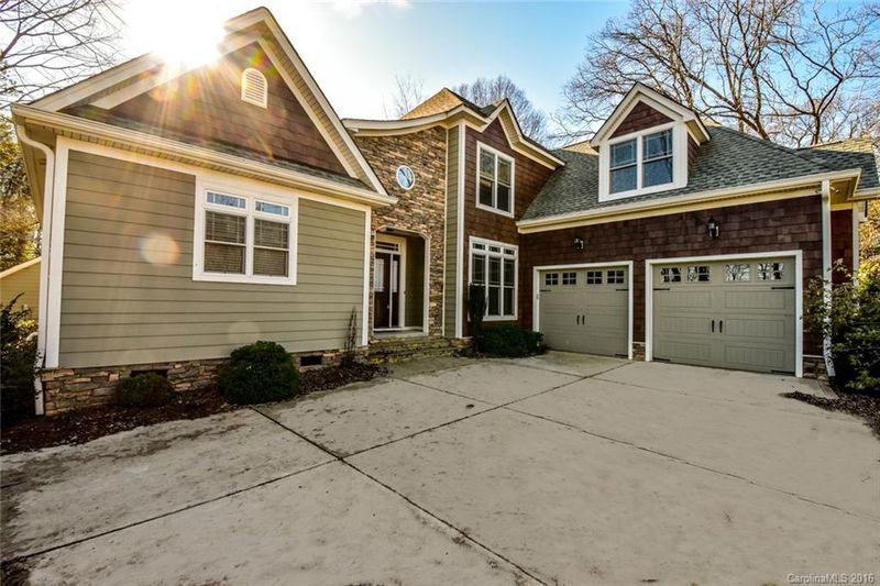 7012 Norman Island Dr, Cornelius, NC 28031