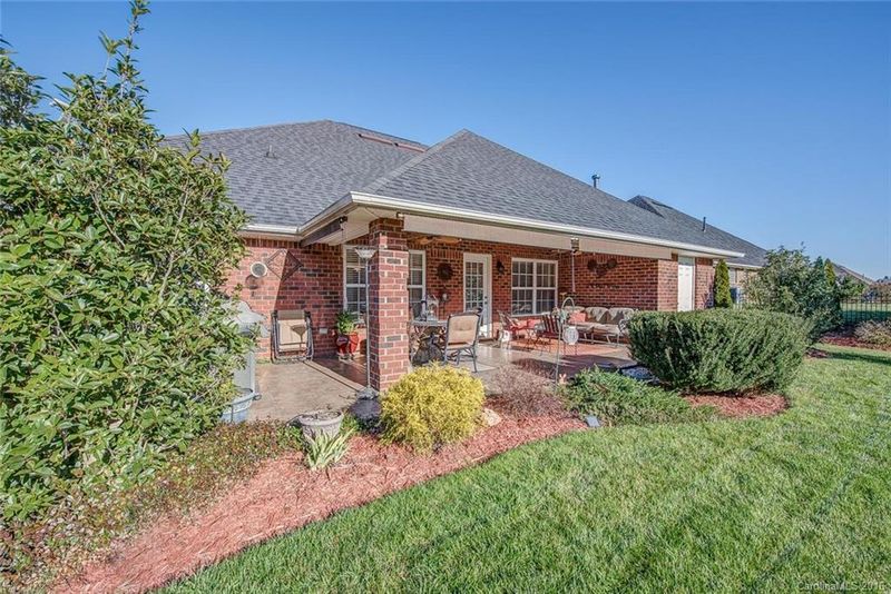 2441 Kinmere Dr, Gastonia, NC 28056