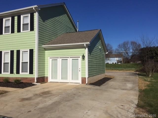 2412 Olde Whitehall Rd, Charlotte, NC 28273