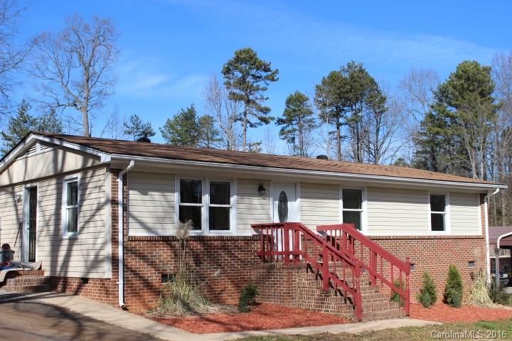 10104 Harbor Dr, Charlotte, NC 28214