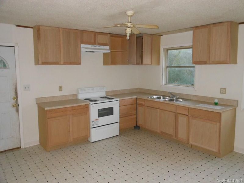 623 Camp Rotary Rd, Gastonia, NC 28052