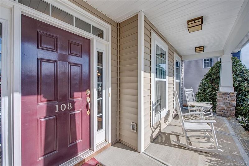 108 Riverfront Pw, Mount Holly, NC 28120