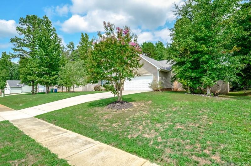 2008 Larkspur Ln, Wingate, NC 28174