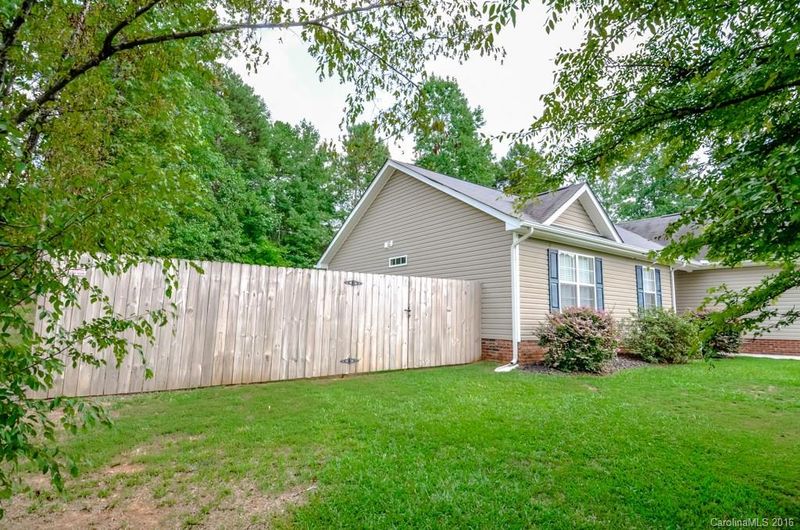 2008 Larkspur Ln, Wingate, NC 28174
