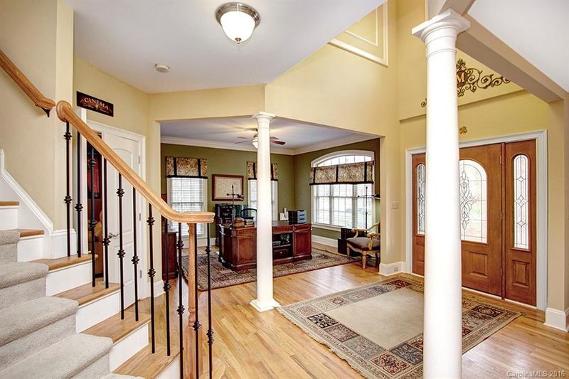 8529 Broxburn Ln, Waxhaw, NC 28173