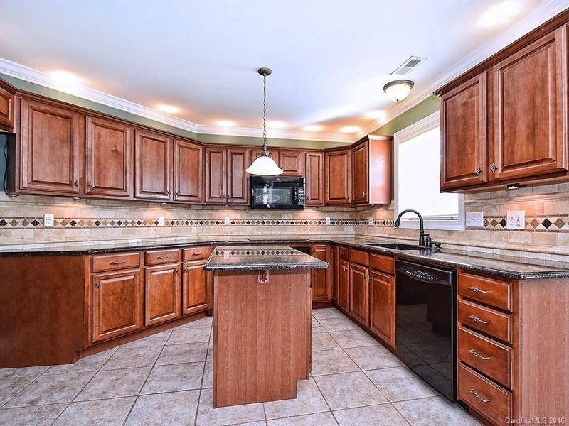 1310 Crown Ridge Dr, Fort Mill, SC 29708
