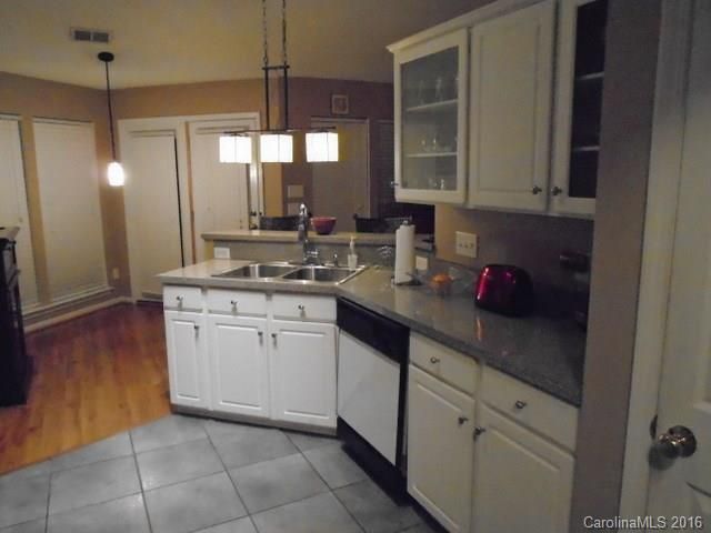 8601 Treyburn Dr, Charlotte, NC 28216