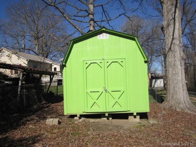605 Blacksnake Rd, Stanley, NC 28164