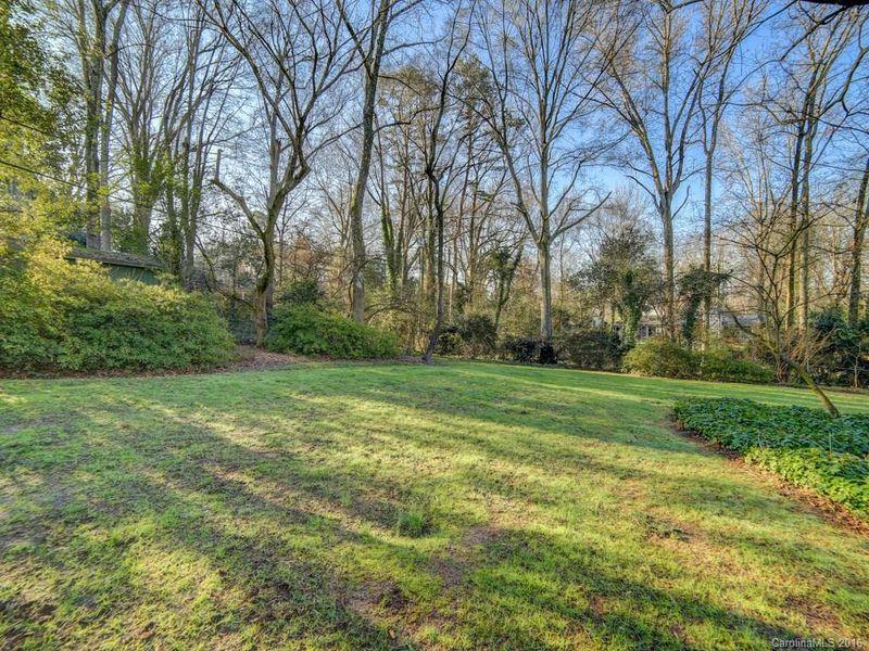 1941 Shoreham Dr, Charlotte, NC 28211