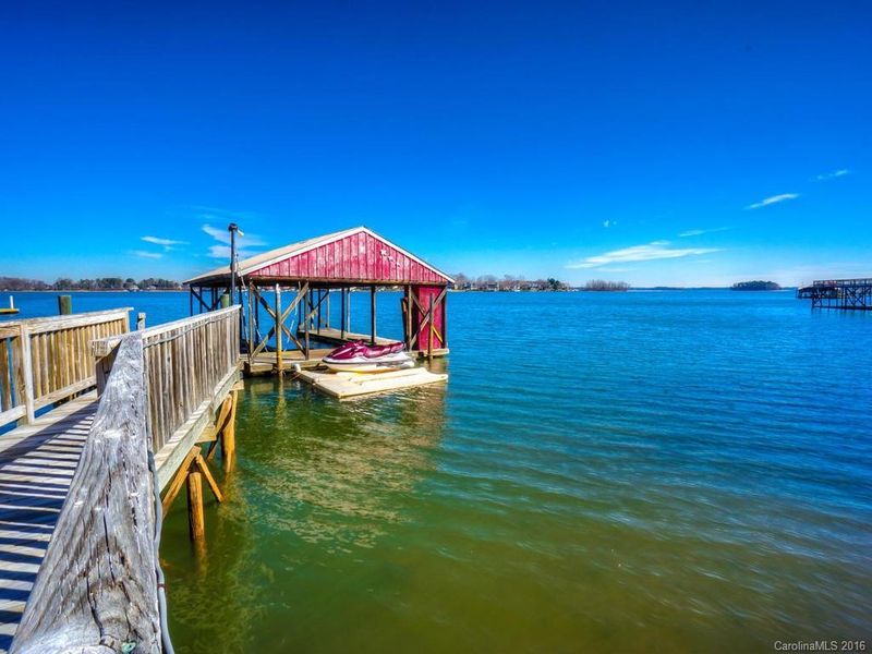 3092 Lake Shore Rd S, Denver, NC 28037