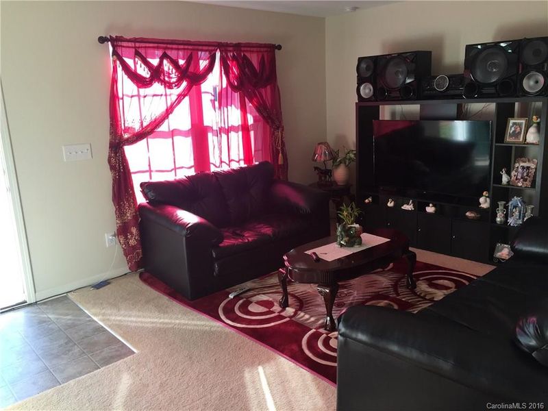 1006 Allegiance Dr, Charlotte, NC 28217