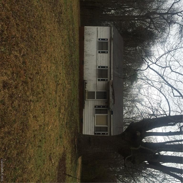 800 Stowe Dr, Lowell, NC 28098