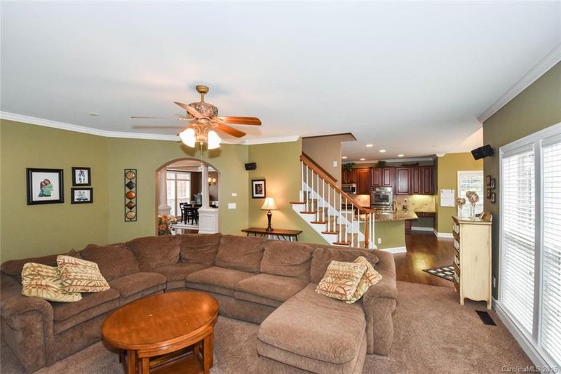 909 Deercross Ln, Waxhaw, NC 28173