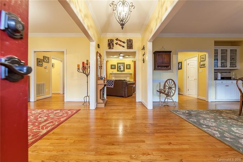 19620 Callaway Hills Ln, Davidson, NC 28036