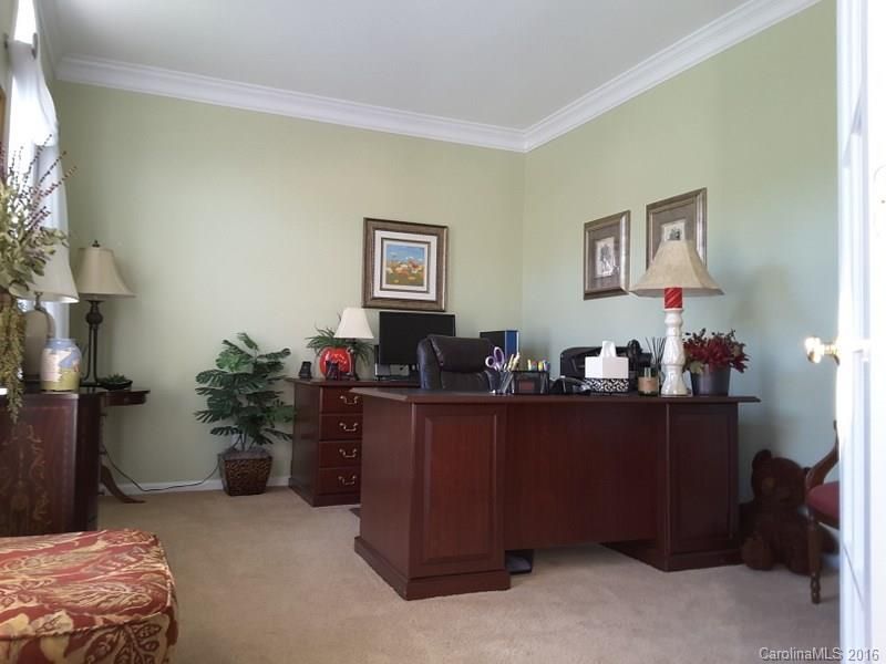 107 Bowen Ct, Matthews, NC 28105