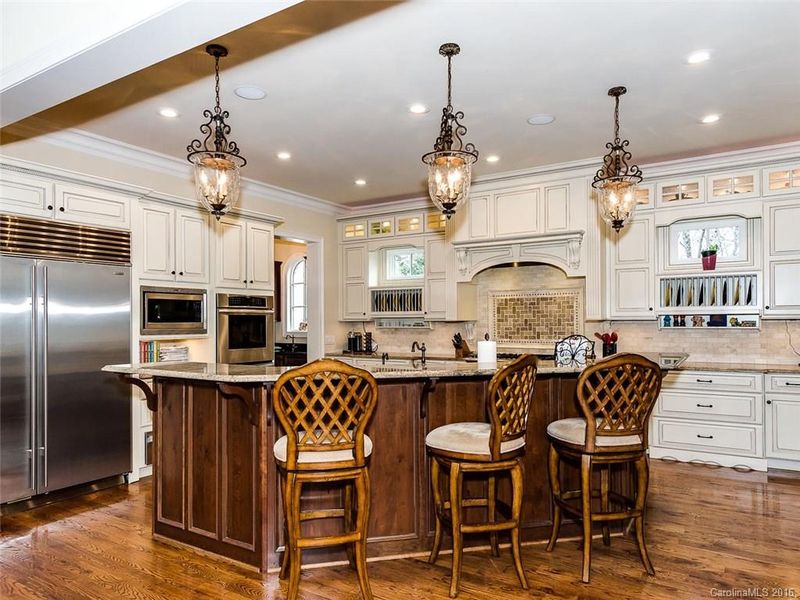 3828 Sedgewood Cir, Charlotte, NC 28211