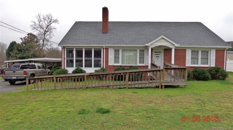 114 Catawba St, Clover, SC 29710