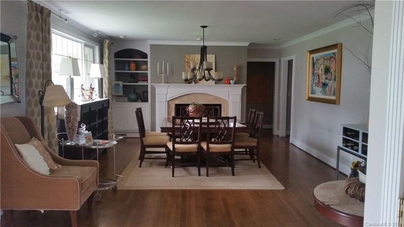 4322 Woodlark Ln, Charlotte, NC 28211