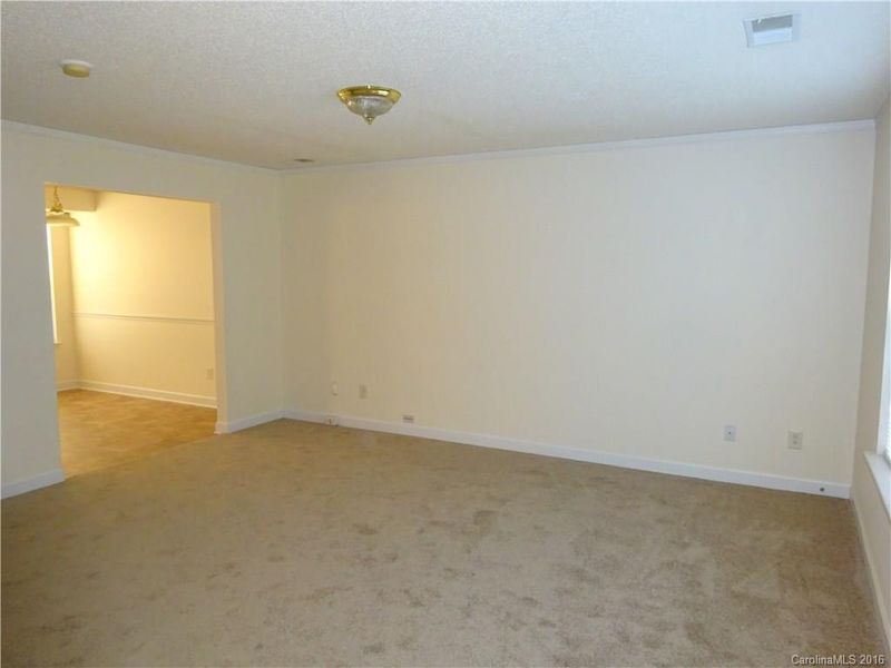 1724 Southwind Dr, Charlotte, NC 28216