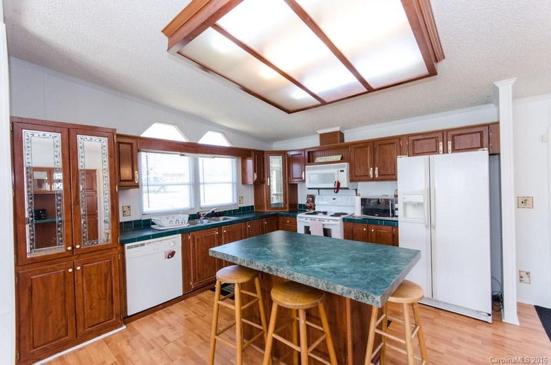 2419 Longneck Dr, Iron Station, NC 28080