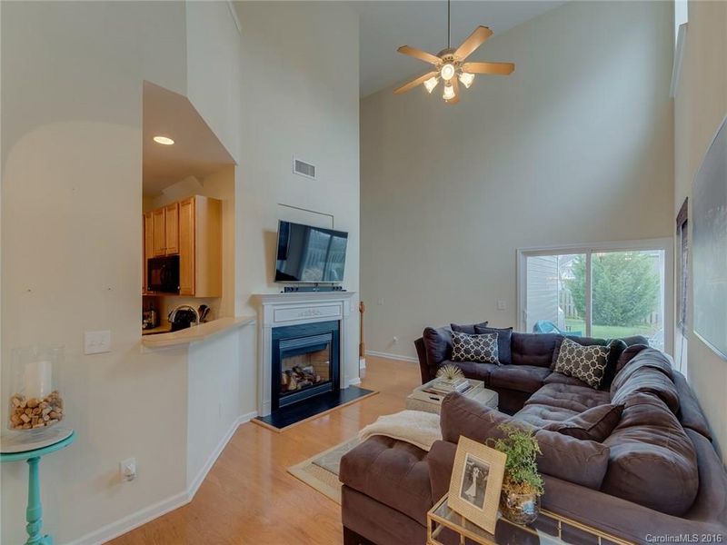 1708 Crabapple Tree Ln, Charlotte, NC 28214