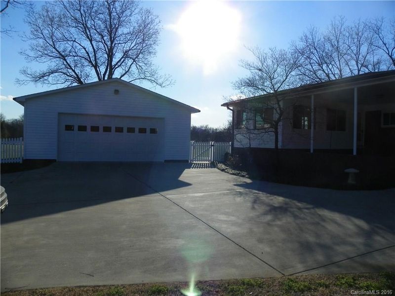 3015 Stallings Rd, Harrisburg, NC 28075