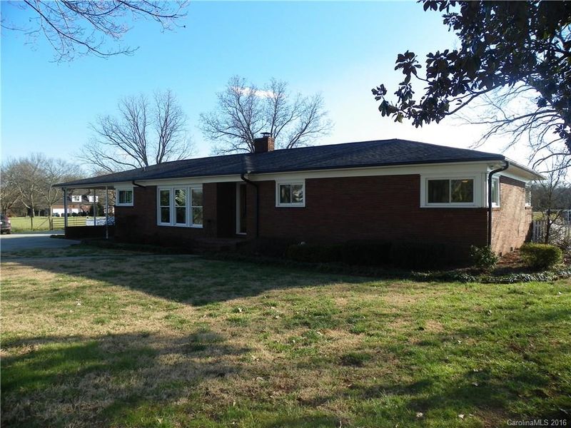 3015 Stallings Rd, Harrisburg, NC 28075