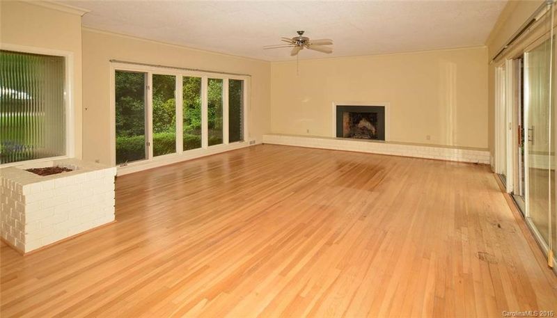 4300 Sharon View Rd, Charlotte, NC 28226