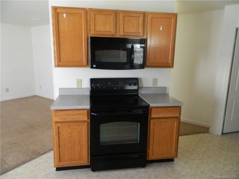 3039 Meadow Knoll Dr, Charlotte, NC 28269