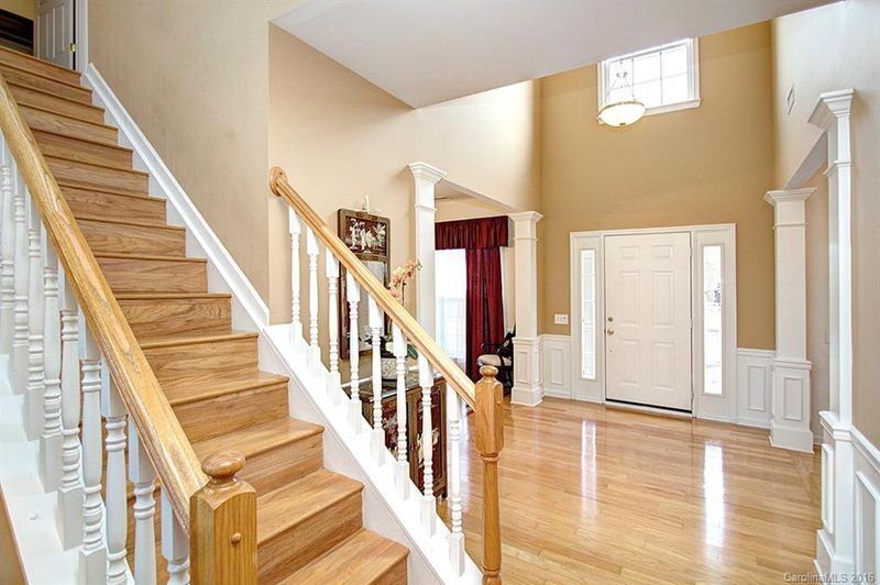 3110 Surreyhill Ct, Charlotte, NC 28270