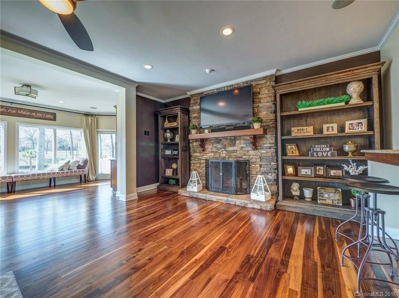 196 Spring Run Dr, Mooresville, NC 28117