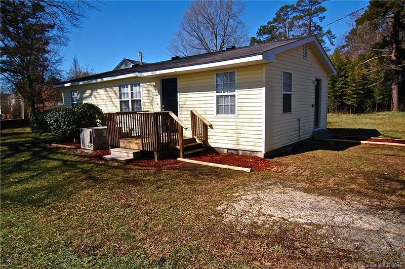 828 Matthews School Rd, Matthews, NC 28105