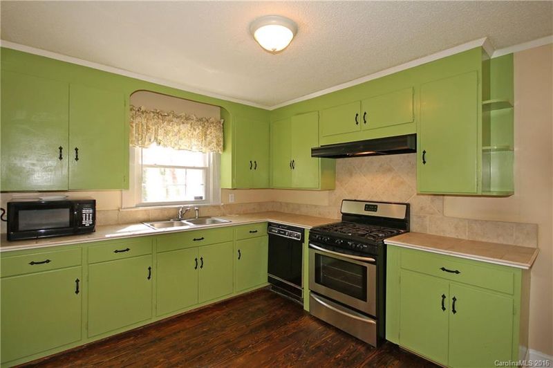 720 Front St, Statesville, NC 28677