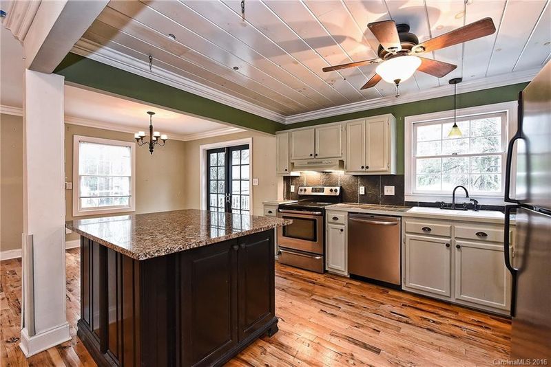 1339 Rock Point Rd, Charlotte, NC 28270