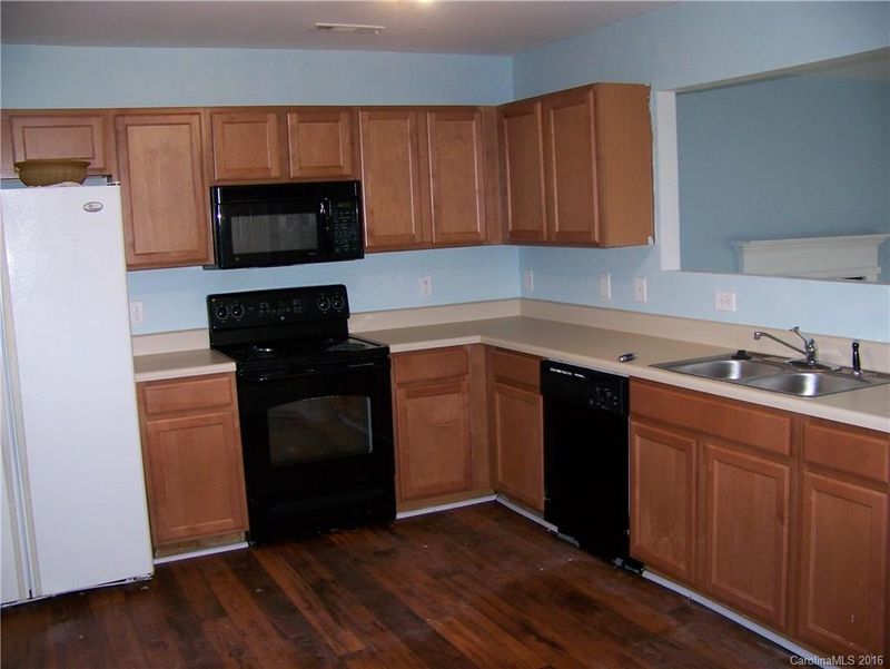 6331 Elliott Dr, Charlotte, NC 28217