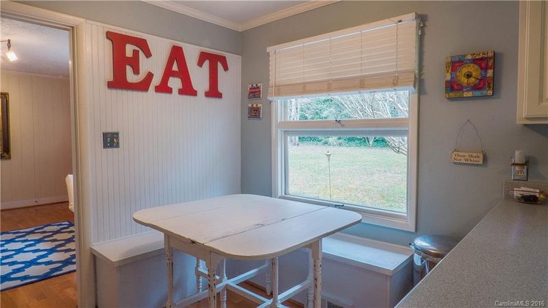 901 Bridlepath Ln, Charlotte, NC 28211
