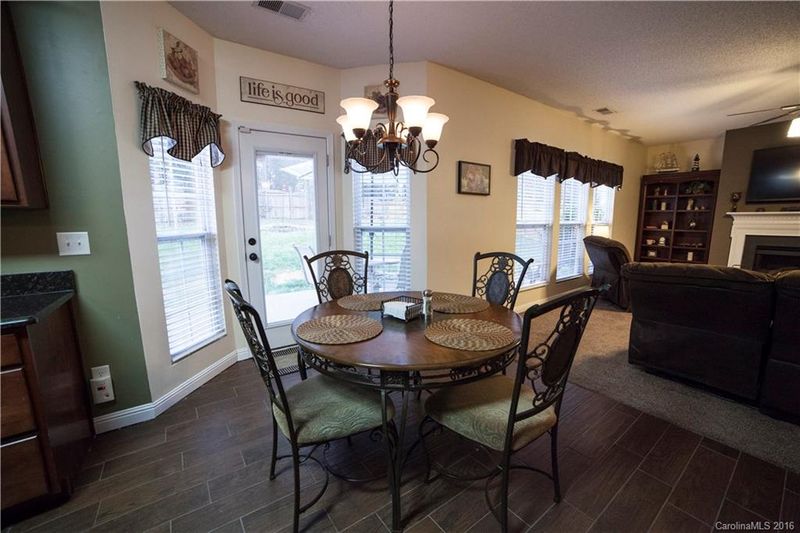 1733 Canebrook Glen, York, SC 29745